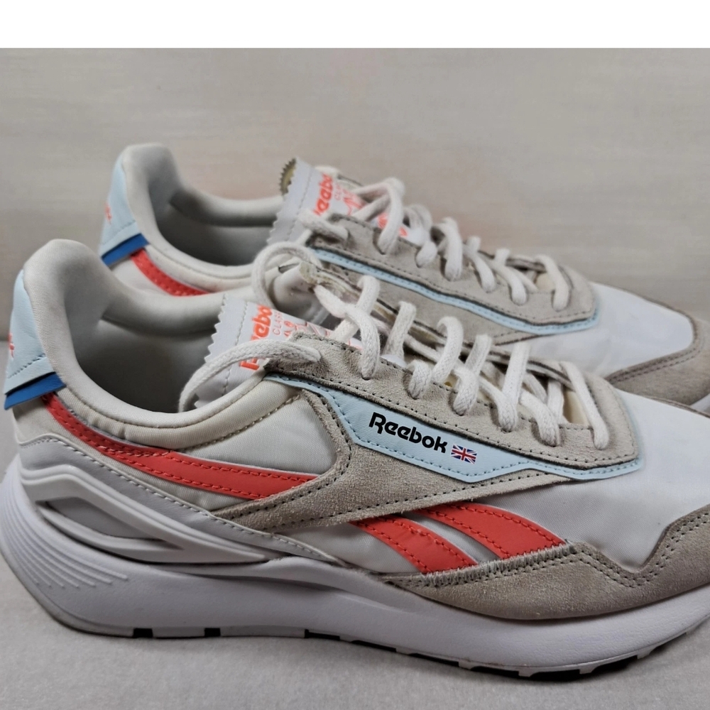 Reebok Men's White and Pink Sneakers